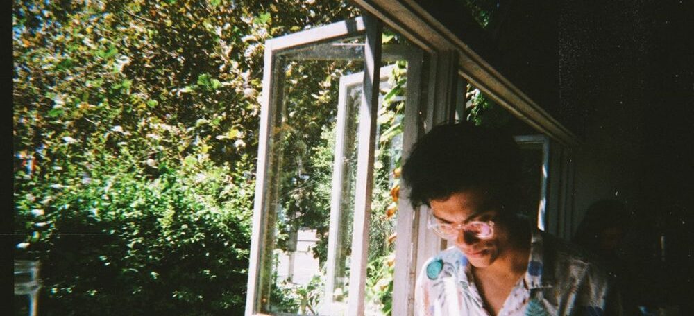 Viv Sometimes – Tell Me How